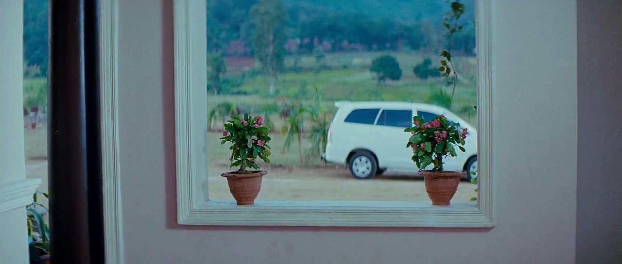 Darling (2010) BluRay Hindi + Telugu 1080p x264 AVC HE-AAC 2.0 ESub.mkv.0002